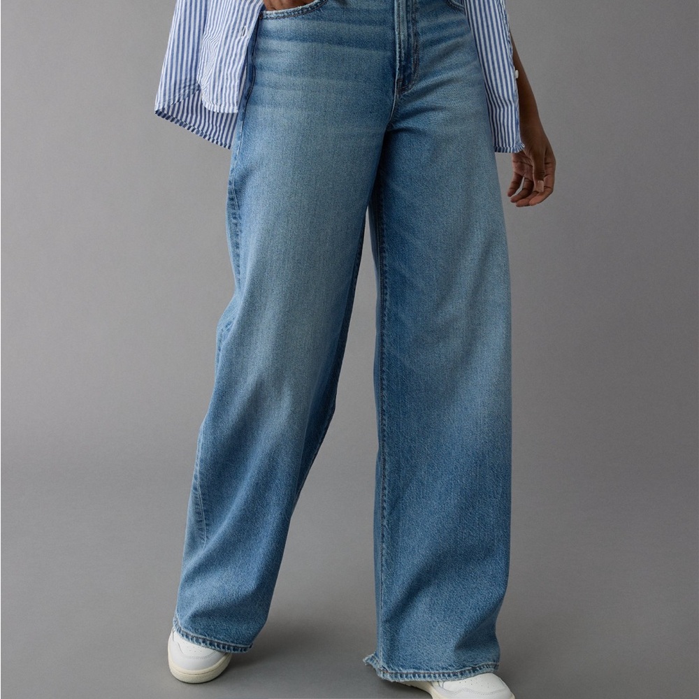 AE Super High-Waisted Ultra Wide Leg Jean
